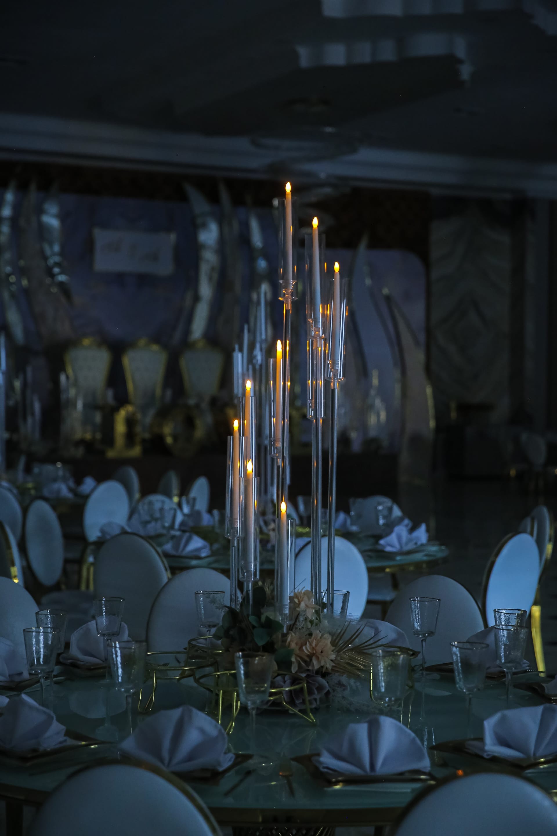 WEST HALL - Большой зал