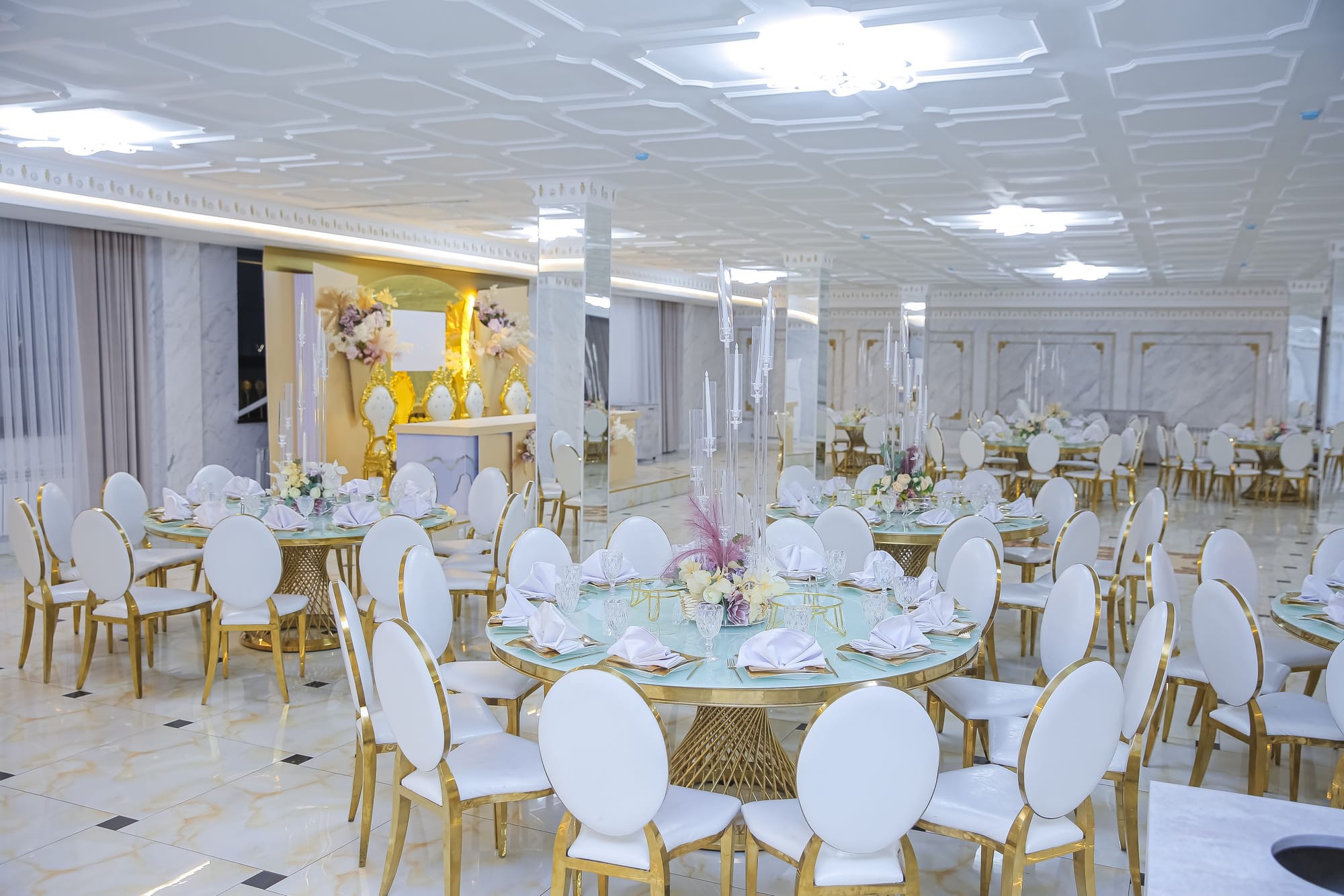 WEST HALL - Малый зал