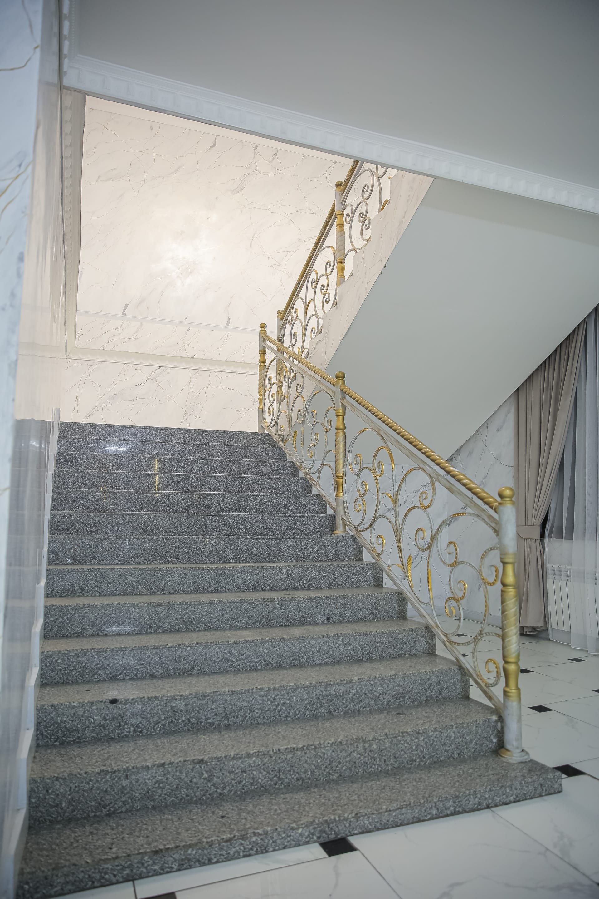 WEST HALL - Малый зал