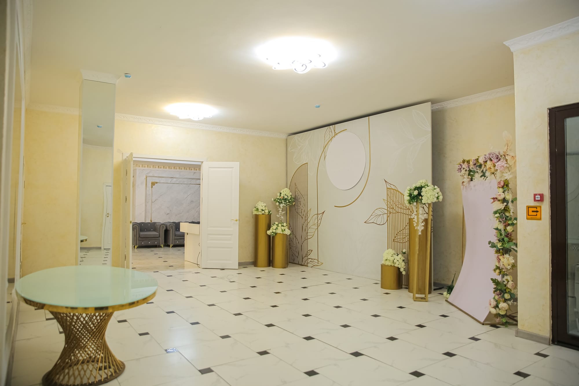 WEST HALL - Малый зал