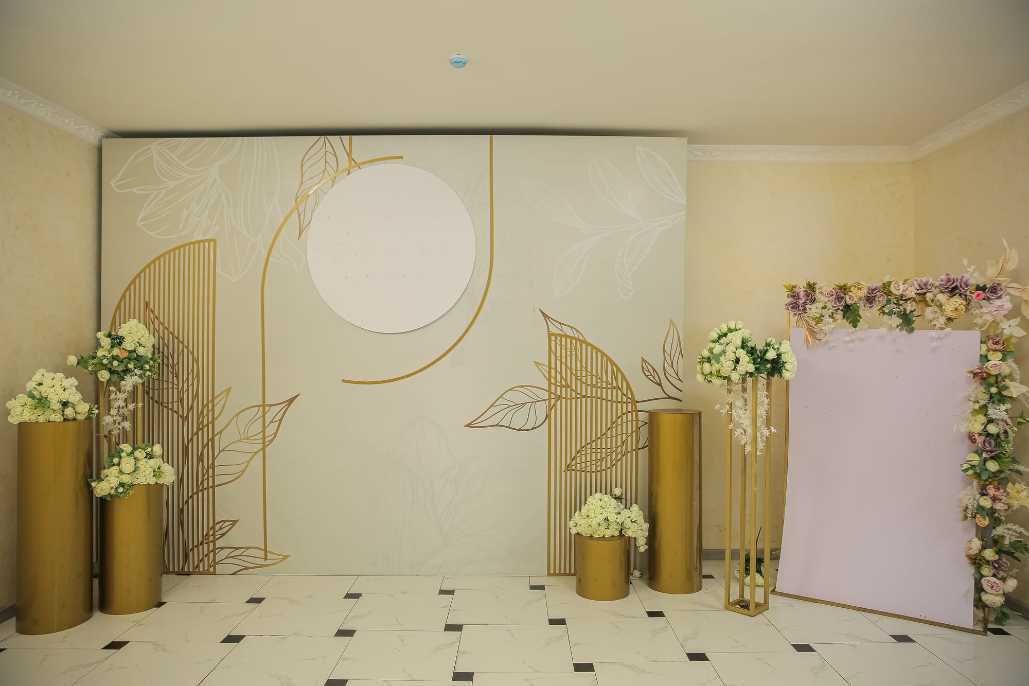 WEST HALL - Малый зал