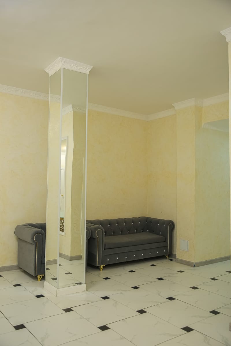 WEST HALL - Малый зал