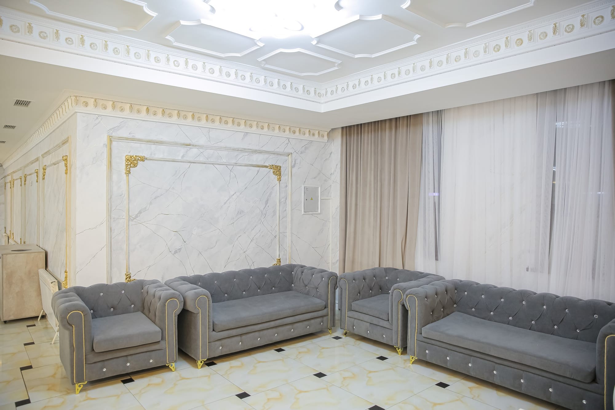 WEST HALL - Малый зал