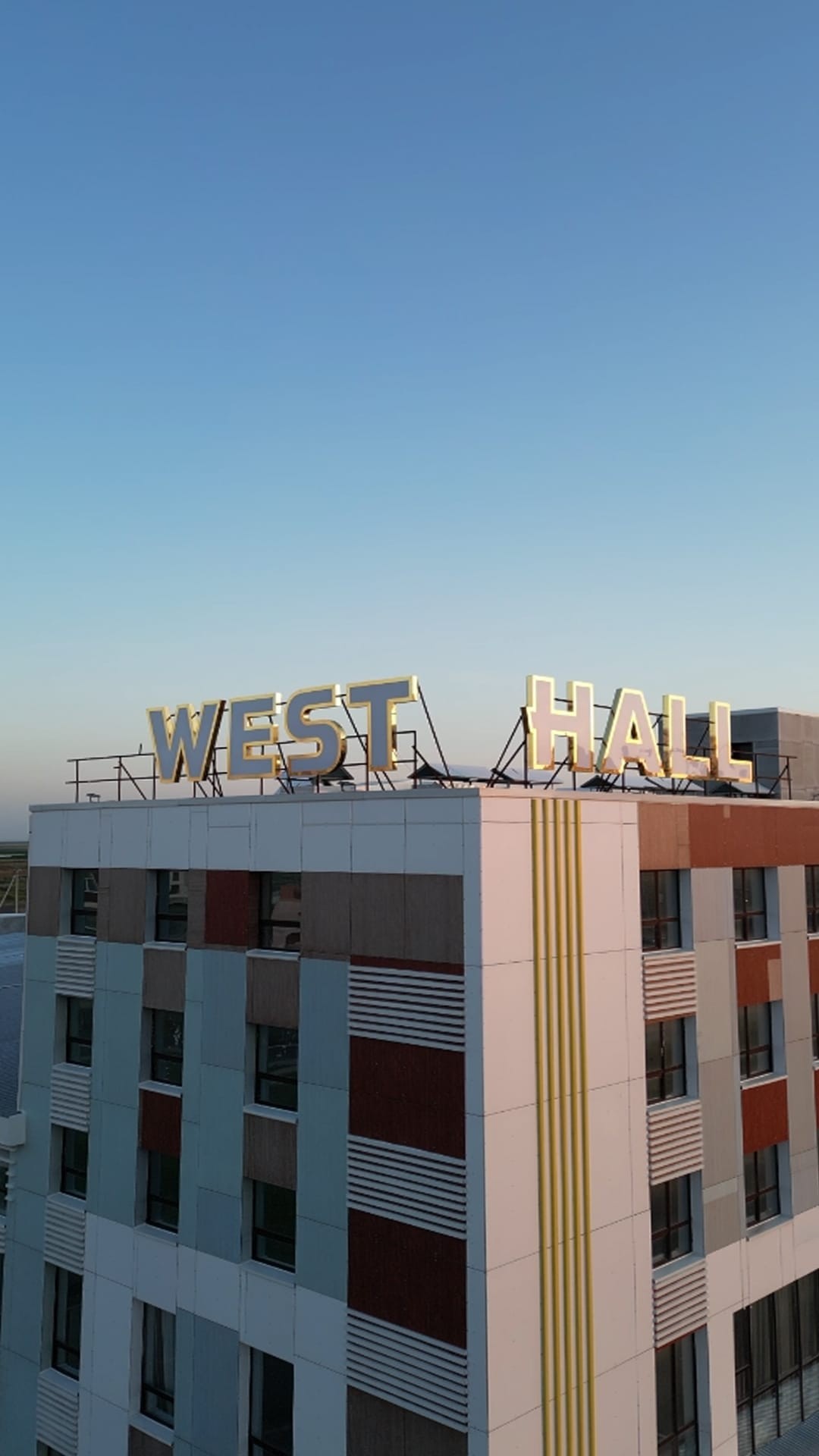 WEST HALL - Малый зал